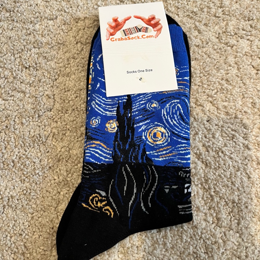 NWT Single pair of socks; can also mix with any socks from my closet